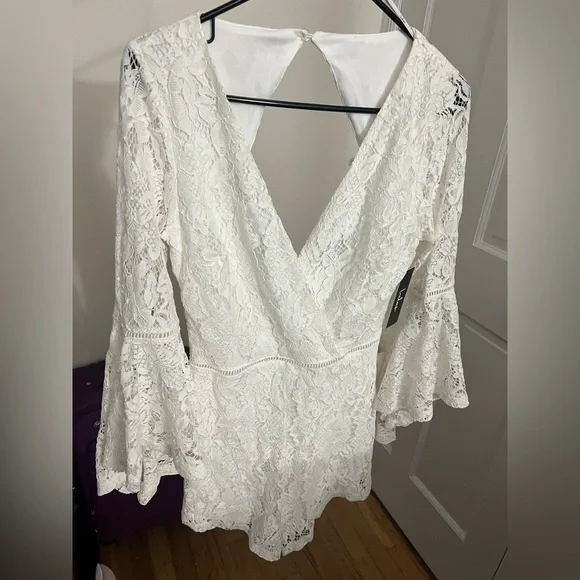 LULUS ROMPER - NEW WITH TAGS - Picture 2 of 3